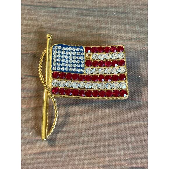 0110 Vintage 80s Kenneth J. Lane for Angie Dickinson Collection Flag Brooch READ - Picture 1 of 6